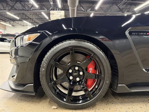 Used 2017 Ford Mustang Shelby GT350R w/ GT350R Equipment Group 920A RWD image 5
