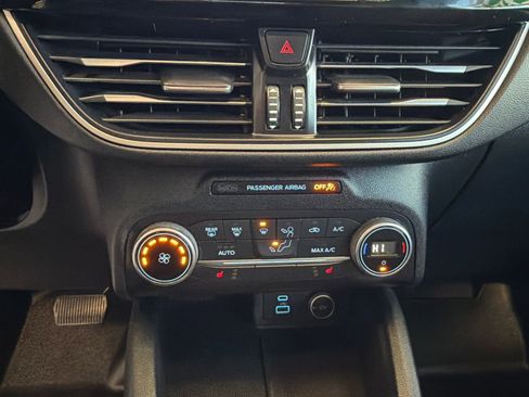Used 2020 Ford Escape SE AWD/4WD image 25
