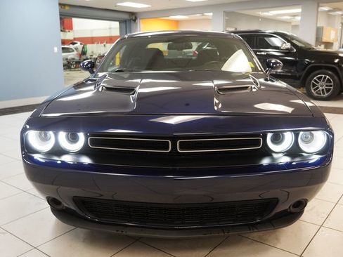 Used 2015 Dodge Challenger SXT RWD image 16