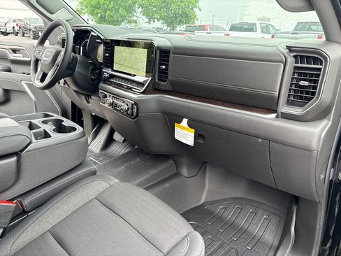New 2026 GMC Sierra 1500 Elevation w/ LPO, Elevation Black Package AWD/4WD image 39