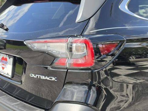 Used 2025 Subaru Outback Premium w/ Popular Package #1A AWD/4WD image 11