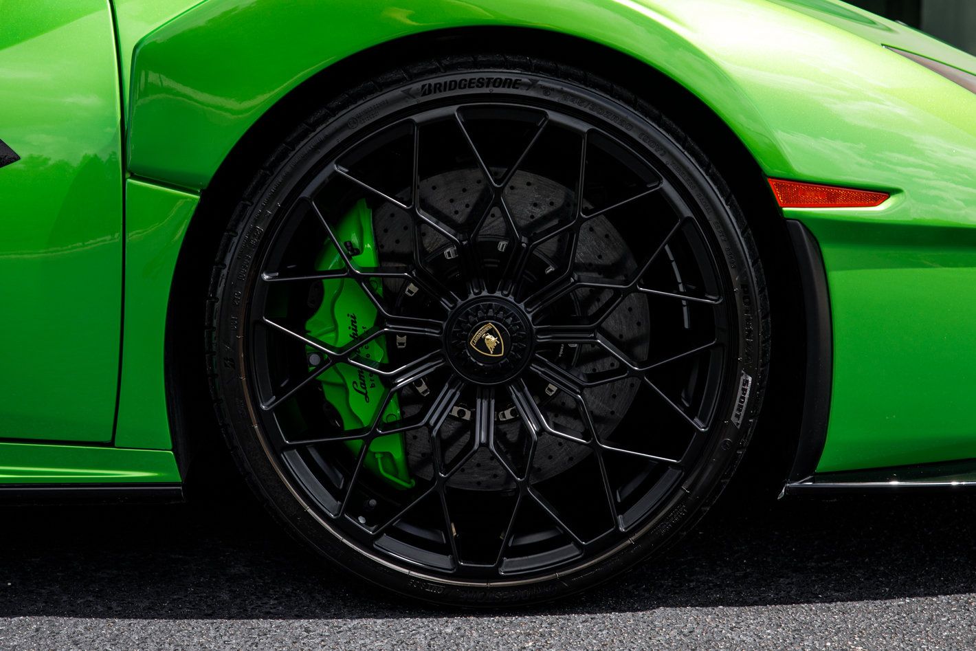 Used 2023 Lamborghini Huracan STO RWD image 29