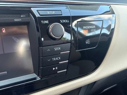 Used 2016 Toyota Corolla LE FWD image 23