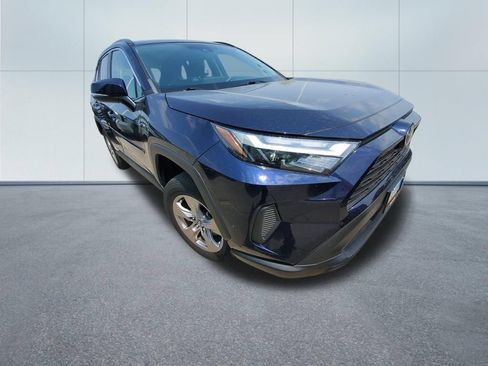 Used 2022 Toyota RAV4 XLE w/ Convenience Package AWD/4WD image 5