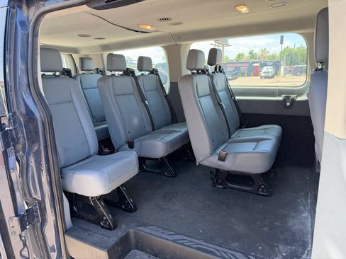 Used 2018 Ford Transit 150 XL RWD image 12