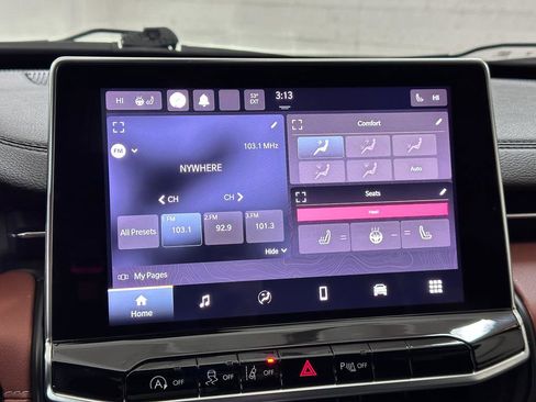 Certified 2023 Jeep Compass Limited image 44