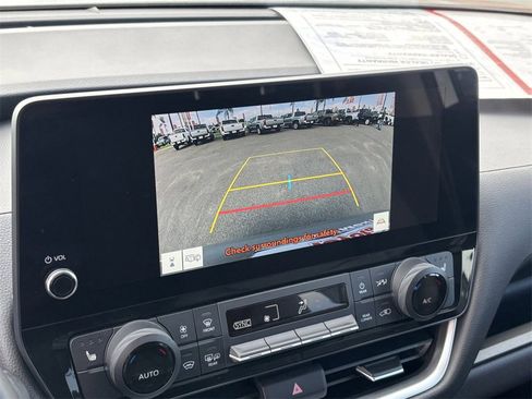 Certified 2025 Toyota Grand Highlander XLE image 27