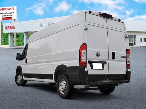 Used 2026 RAM ProMaster 2500 w/ Convenience Group FWD image 3