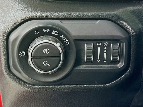 Used 2022 Jeep Gladiator Sport AWD/4WD image 10