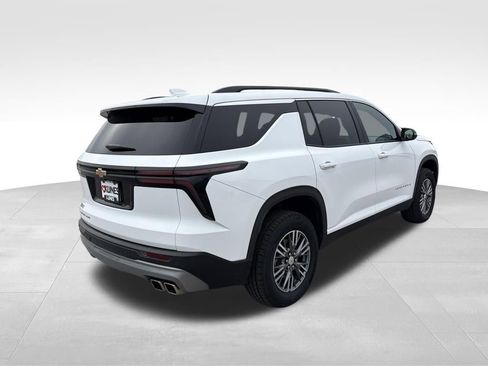 Used 2025 Chevrolet Traverse LT AWD/4WD image 12