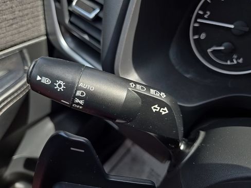 Used 2023 Nissan Rogue SV AWD/4WD image 43