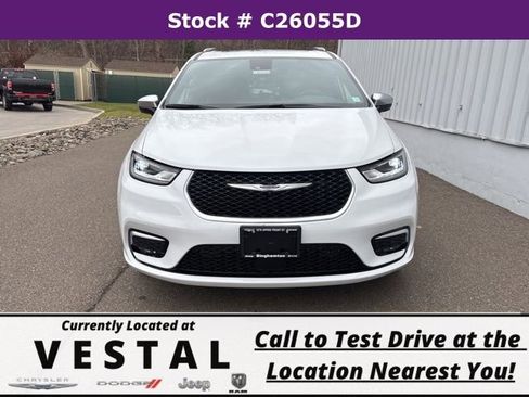 New 2026 Chrysler Pacifica Pinnacle w/ Trailer Tow Group image 2