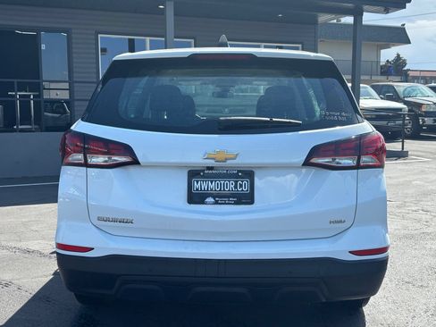 Used 2022 Chevrolet Equinox LS AWD/4WD image 4