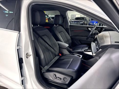 Used 2023 Audi Q4 e-tron Premium Plus w/ Premium Plus RWD image 2