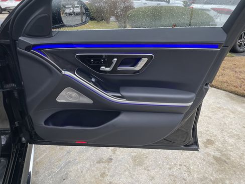 Certified 2022 Mercedes-Benz S 500 4MATIC w/ AMG Line Package image 45