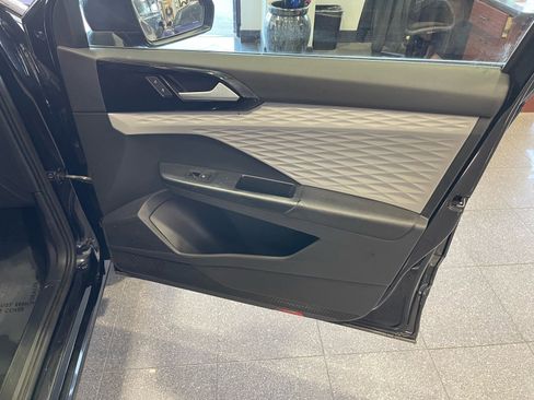 Used 2022 Volkswagen Taos S image 32