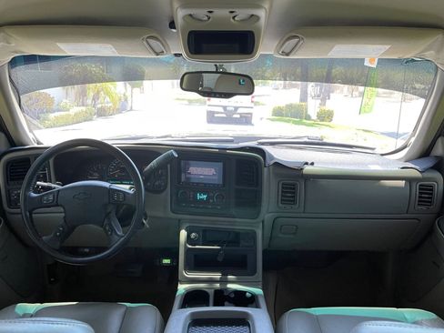Used 2006 Chevrolet Silverado 2500 LT w/ Onstar Plus Package AWD/4WD image 14