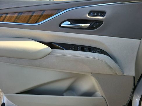 Certified 2023 Cadillac Escalade ESV Premium Luxury Platinum image 22