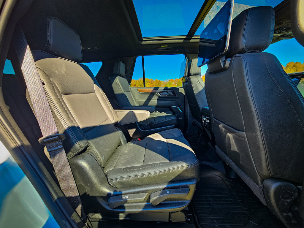 New 2027 GMC Yukon Denali w/ Denali Reserve Package AWD/4WD image 48