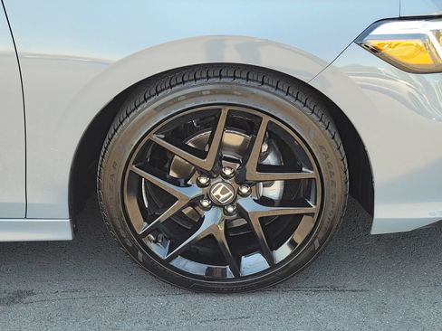 Used 2025 Honda Civic Sport image 11