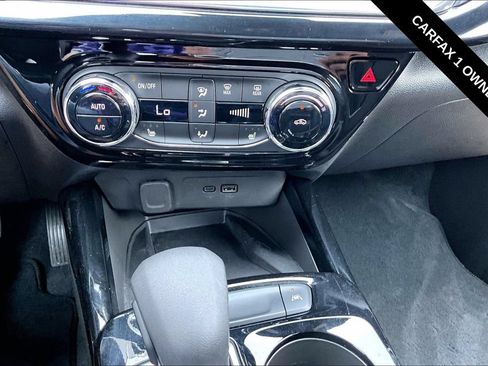 Used 2026 Chevrolet Trax RS w/ Sunroof Package FWD image 16