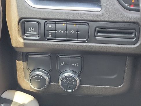 Used 2023 GMC Yukon SLT RWD image 15