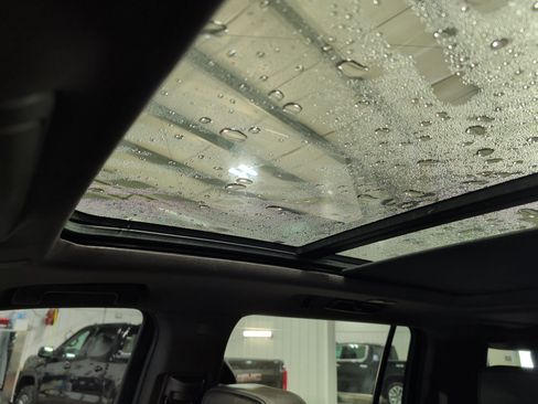 Used 2023 GMC Yukon XL Denali image 16