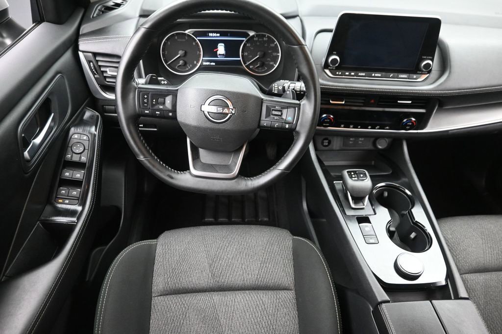 Used 2025 Nissan Rogue SV AWD/4WD image 12