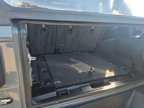 Used 2022 Jeep Wrangler Unlimited Sport image 17