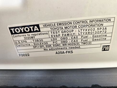 Used 2020 Toyota Camry SE image 21