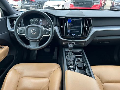 Used 2020 Volvo XC60 T5 Momentum AWD/4WD image 17