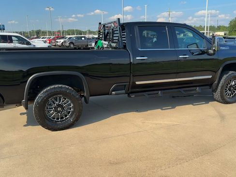 Used 2024 Chevrolet Silverado 3500 High Country w/ High Country Premium Package AWD/4WD image 8