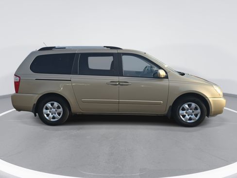 Used 2009 Kia Sedona LX image 4