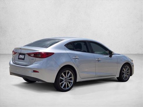 Used 2018 MAZDA MAZDA3 Touring FWD image 5