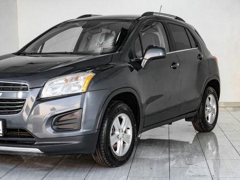 Used 2016 Chevrolet Trax LT w/ LT Convenience Package image 57
