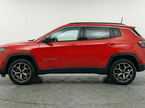 Used 2025 Jeep Compass Limited AWD/4WD image 5