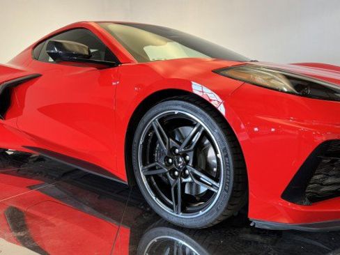 Used 2024 Chevrolet Corvette Stingray Premium Cpe w/ Z51 Performance Package RWD image 19