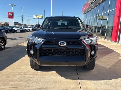 Used 2019 Toyota 4Runner SR5 w/ Phone Cable & Charge Package image 8