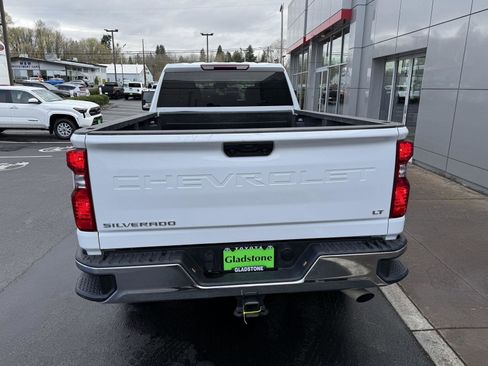 Used 2025 Chevrolet Silverado 2500 LT w/ Convenience Package AWD/4WD image 4