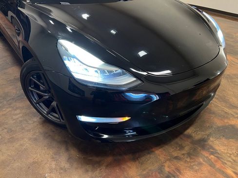 Used 2019 Tesla Model 3 Standard Range image 37
