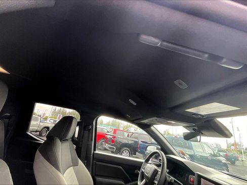 Used 2025 Toyota Tacoma TRD Off-Road image 30