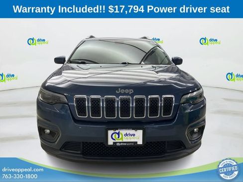 Used 2019 Jeep Cherokee Latitude Plus w/ Cold Weather Group AWD/4WD image 3