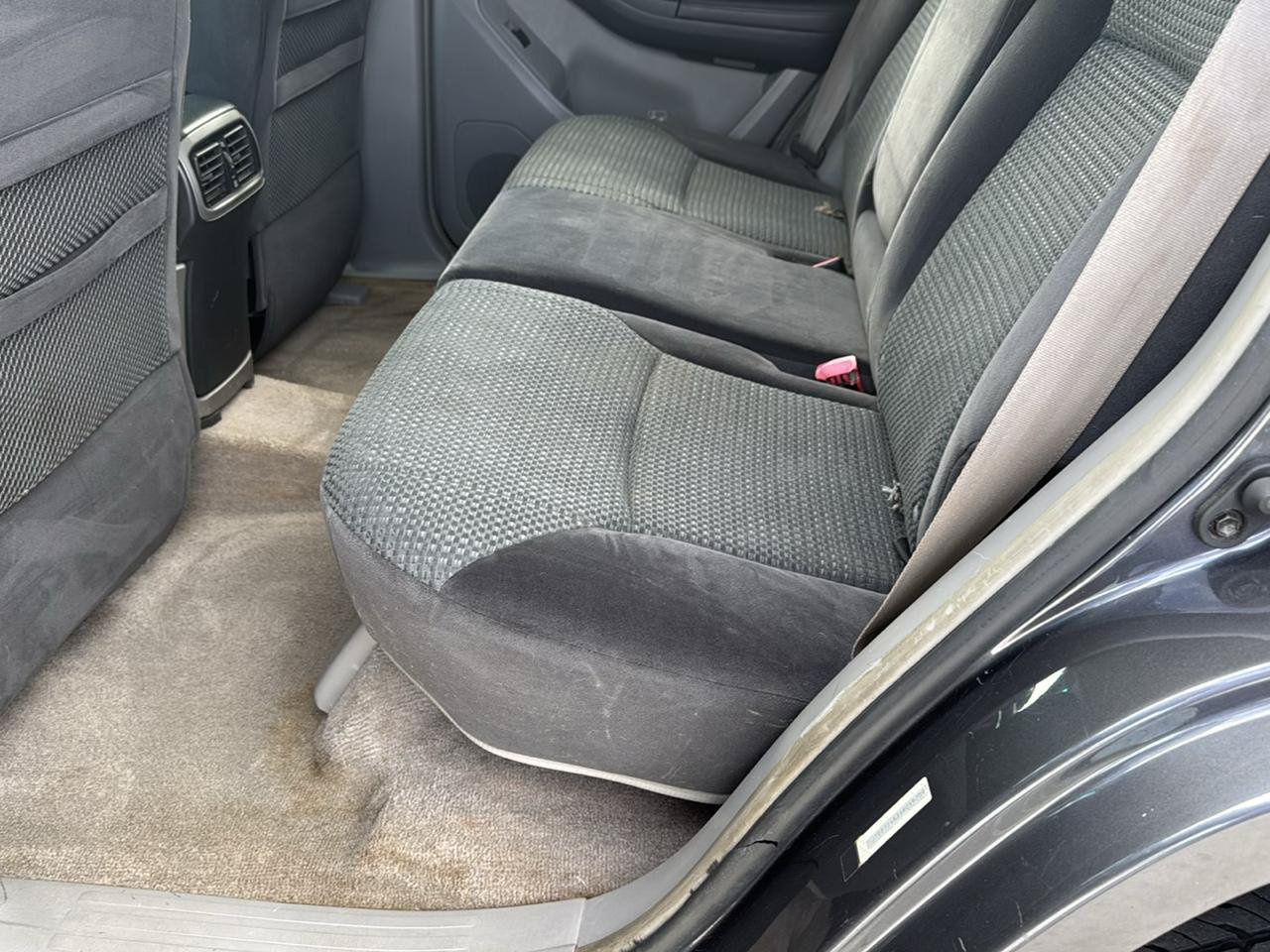Used 2005 Toyota 4Runner SR5 AWD/4WD image 40