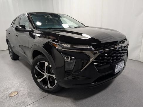 New 2026 Chevrolet Trax RS w/ Sunroof Package FWD image 2