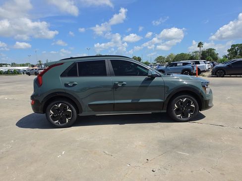New 2026 Kia Niro Wind FWD image 9