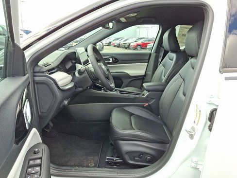 New 2026 Jeep Compass Limited w/ Mopar Graphics Package AWD/4WD image 8
