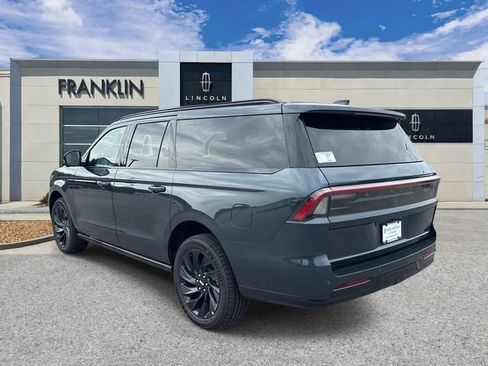 New 2026 Lincoln Navigator L Reserve w/ Jet Appearance Package AWD/4WD image 5