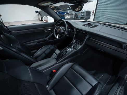 Used 2017 Porsche 911 Turbo S image 30
