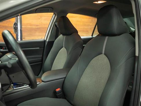 Used 2024 Toyota Camry LE image 10