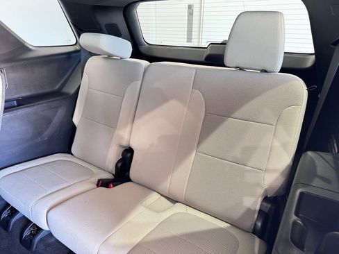 Certified 2023 Chevrolet Traverse LS AWD/4WD image 11
